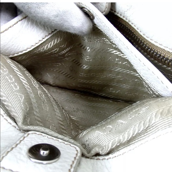 Authentic Prada Saffiano leather satchel two way - Picture 4 of 8